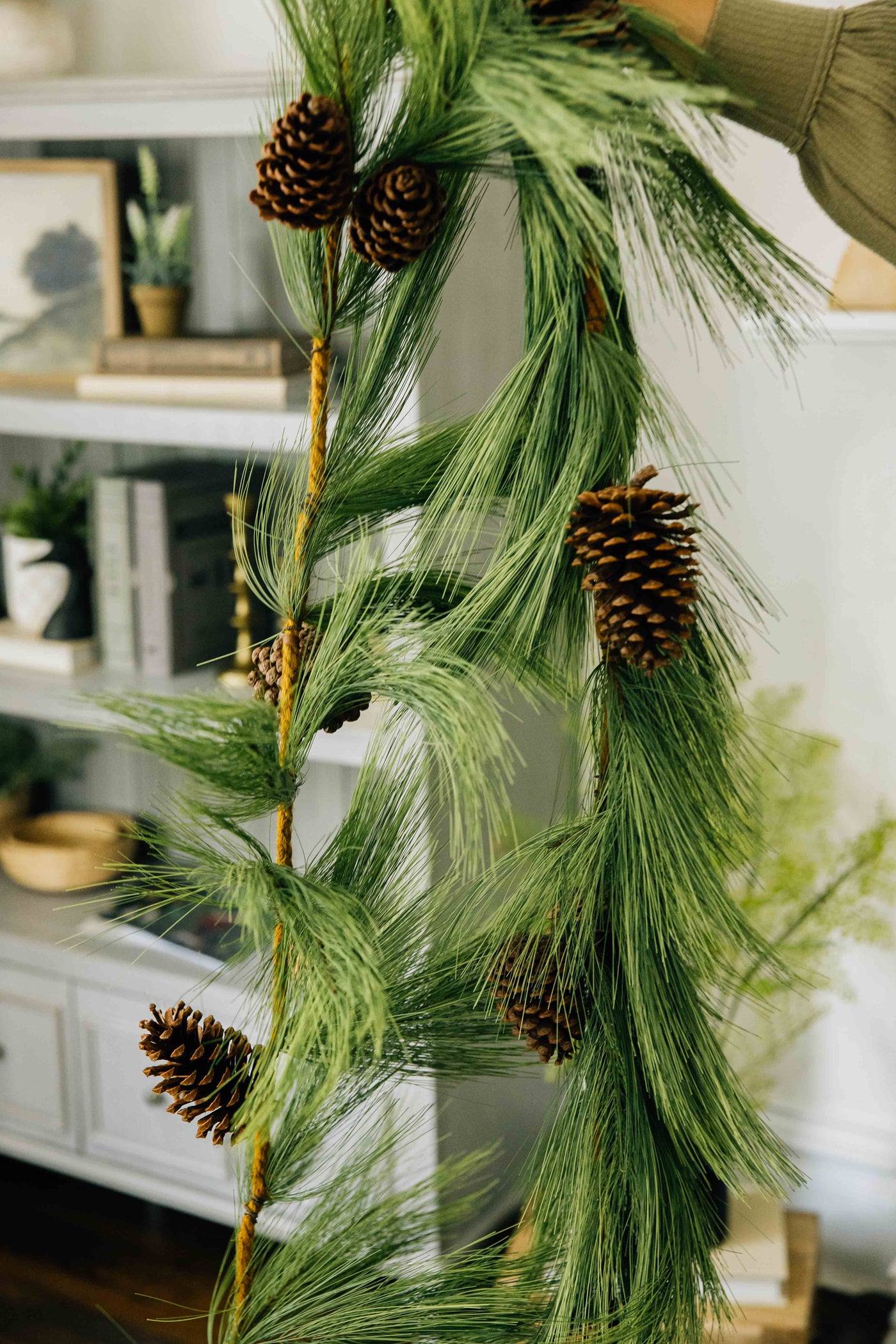 9' Needle Pine Garland