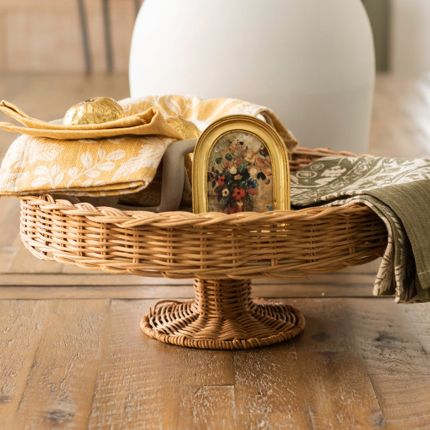 Scarlet Footed Rattan Tray